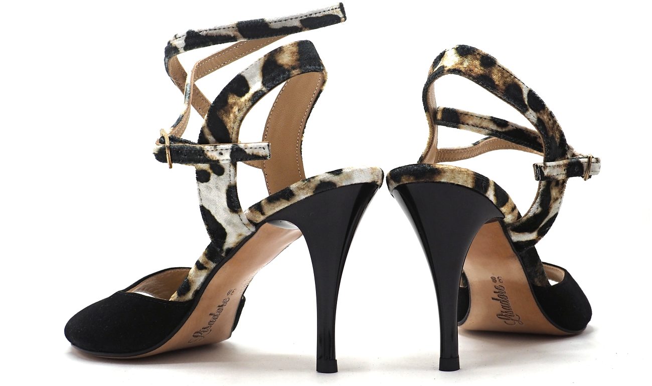 SALE - Lisadore - Chita Gamuza Negra (Sample Shoe)