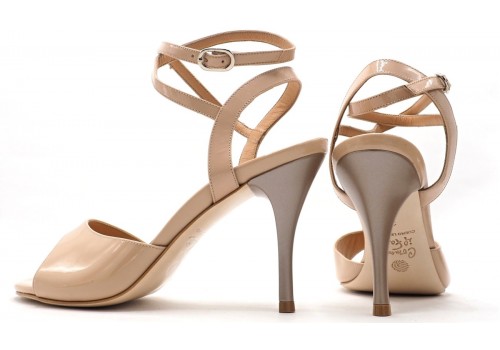 Comme il Faut - Charol Piel