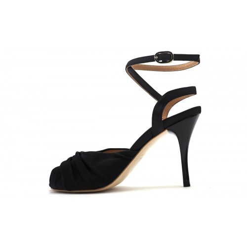 Comme Il Faut Shoes