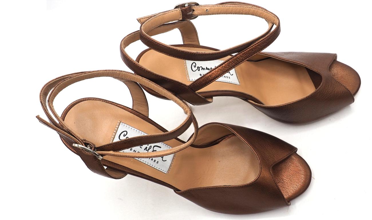 Comme il Faut - Bronce & Bronce