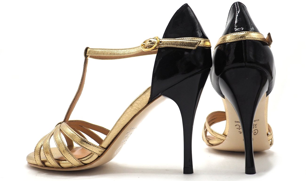 Comme il Faut - Dorado Con Charol Negro