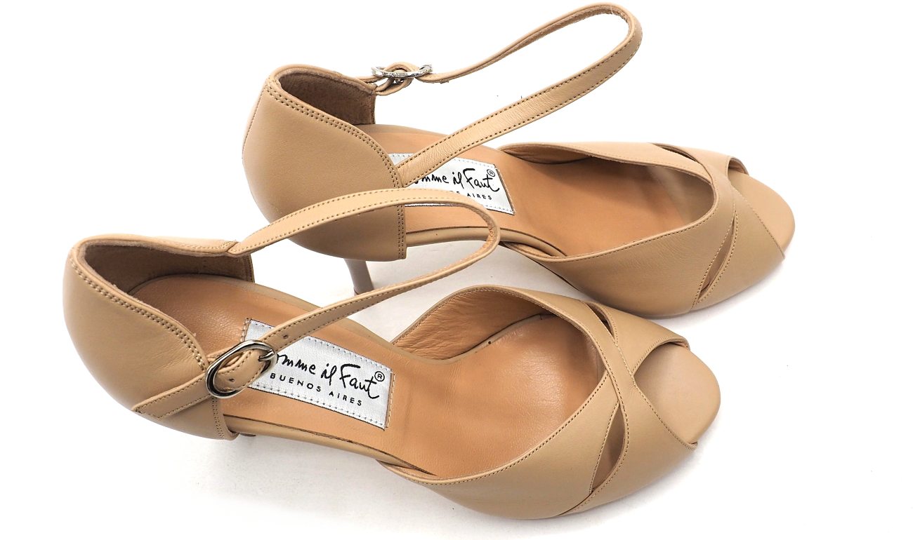 Comme il Faut - Beige Butterfly Beauty
