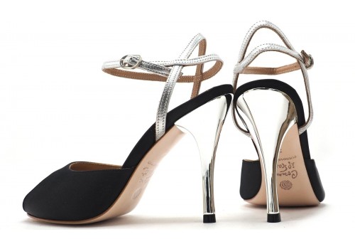 Comme il Faut - Raso Negra Peep Plata