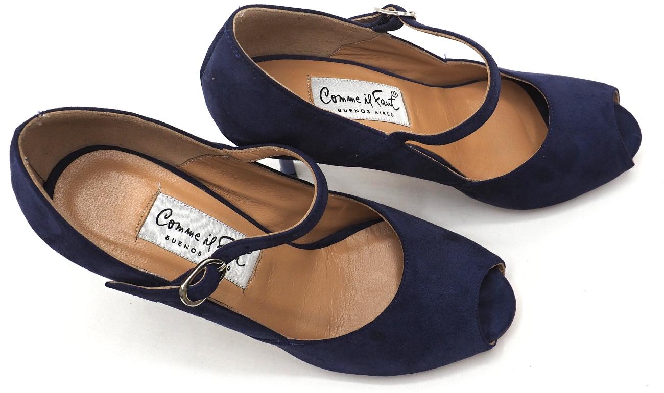 Comme il Faut - Azul Cercano